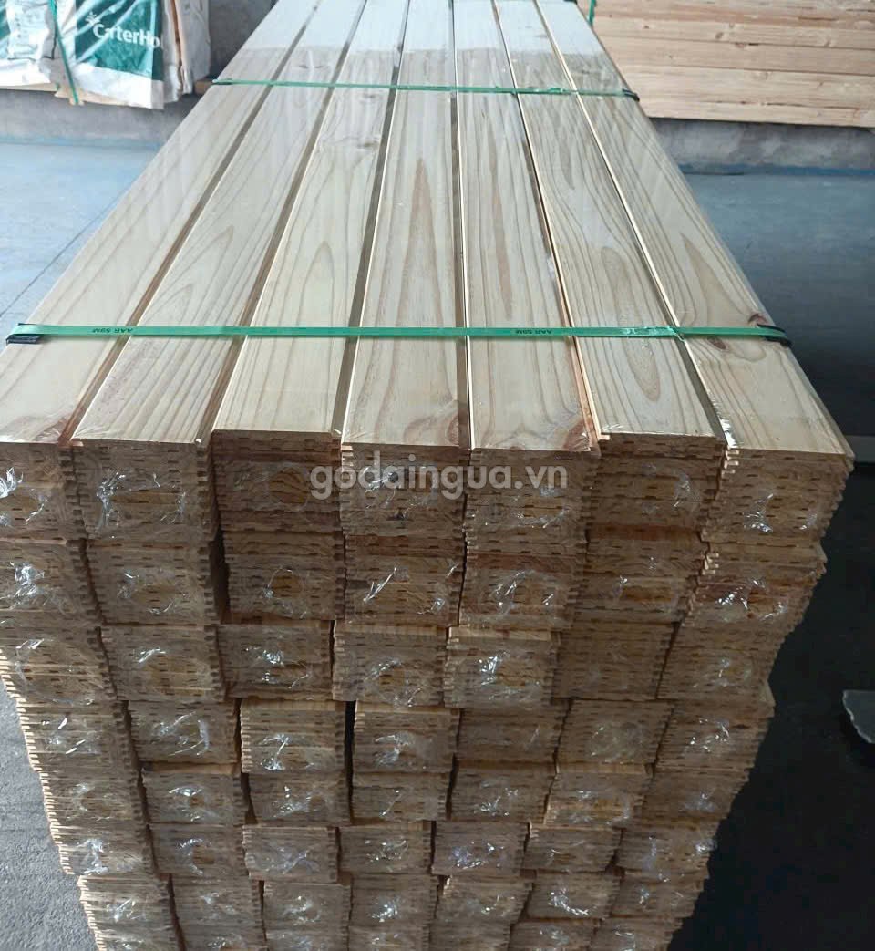 gỗ thông ốp tường